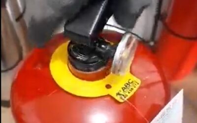 Importancia del collarín en la recarga de extintores según la Norma Técnica Peruana