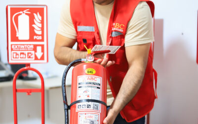 Recarga y mantenimiento de extintores para una correcta prevención de incendios.